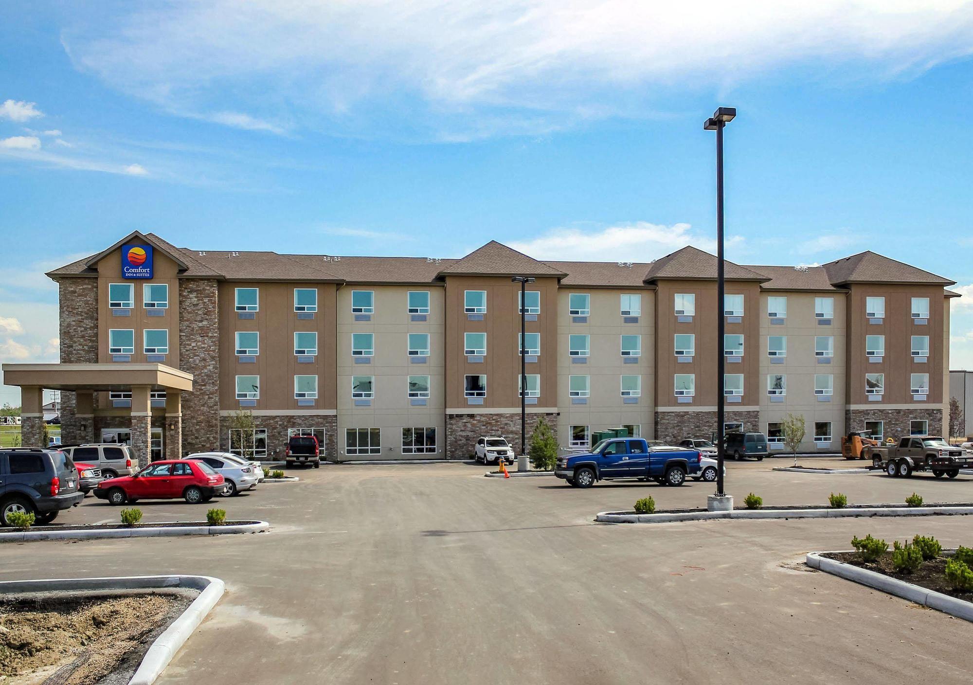 Comfort Inn & Suites Edmonton International Airport Nisku Exterior photo